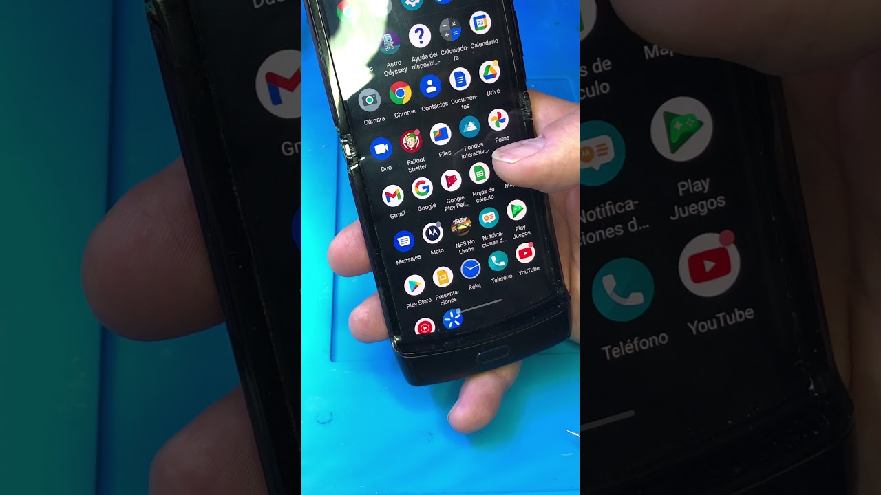 Обзор Motorola Razr 2019 с гибким экраном