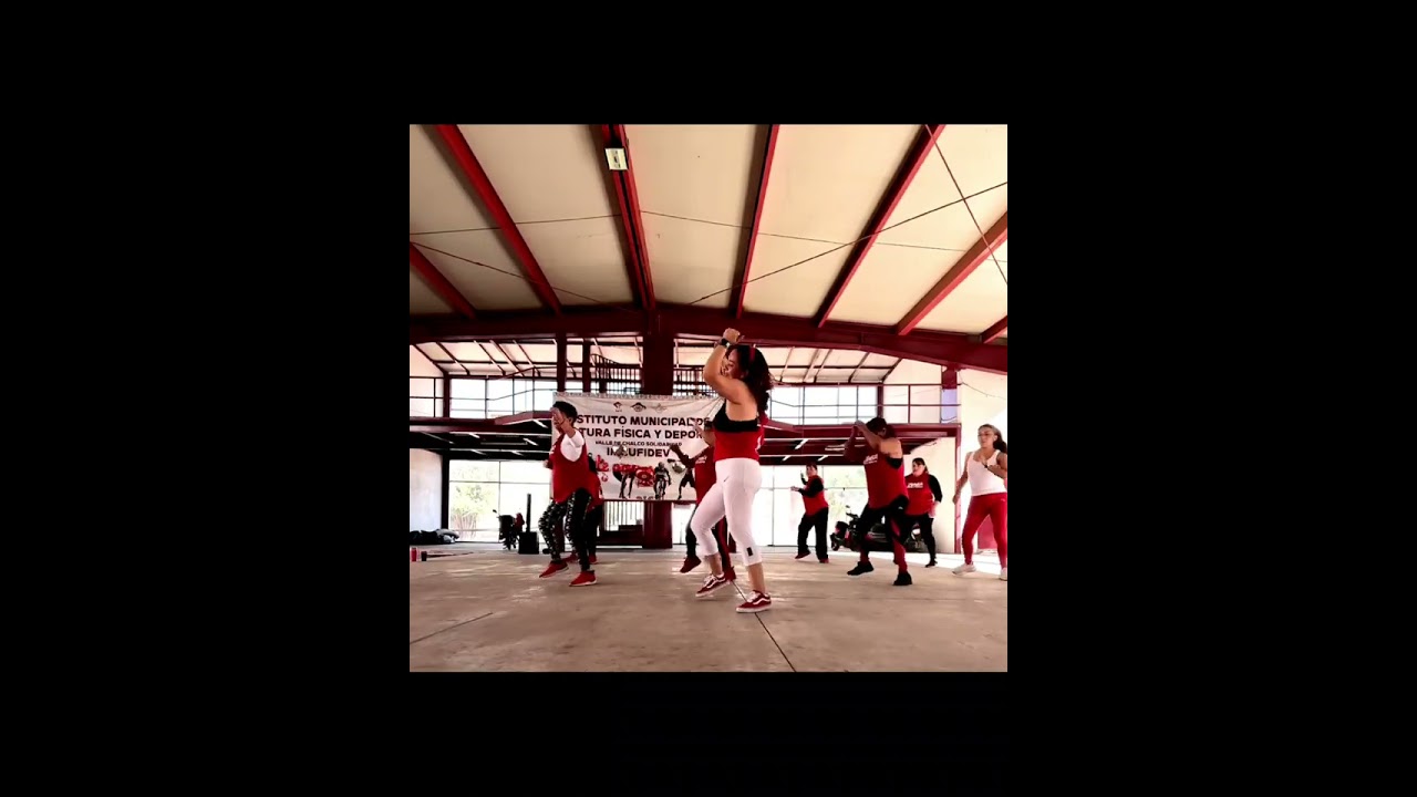 Bailando bachata zumba con Marilyn Jackson 