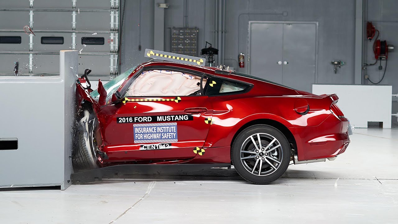 2016 Ford Mustang driver-side small overlap IIHS crash test