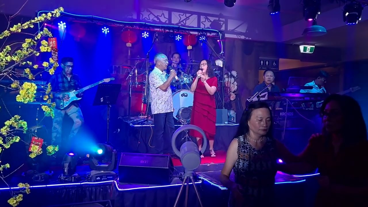 Về đây nghe em ...