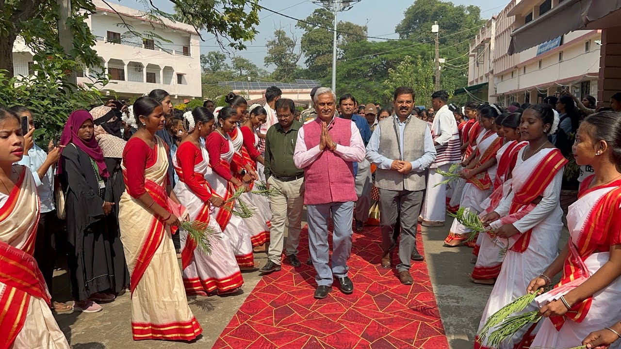 Grand Welcome of Vice Chancellor with Jharkhand Tribal Dance | Fashion Show 2025 @k.b.womenscollege 
