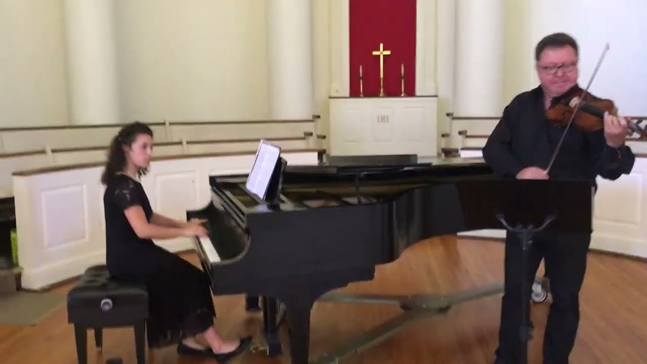 II. Gavotte (Tranquillo, molto leggiero)