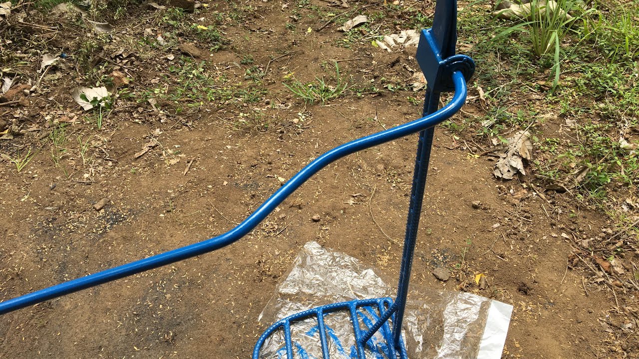 Coconut husk peeling machine