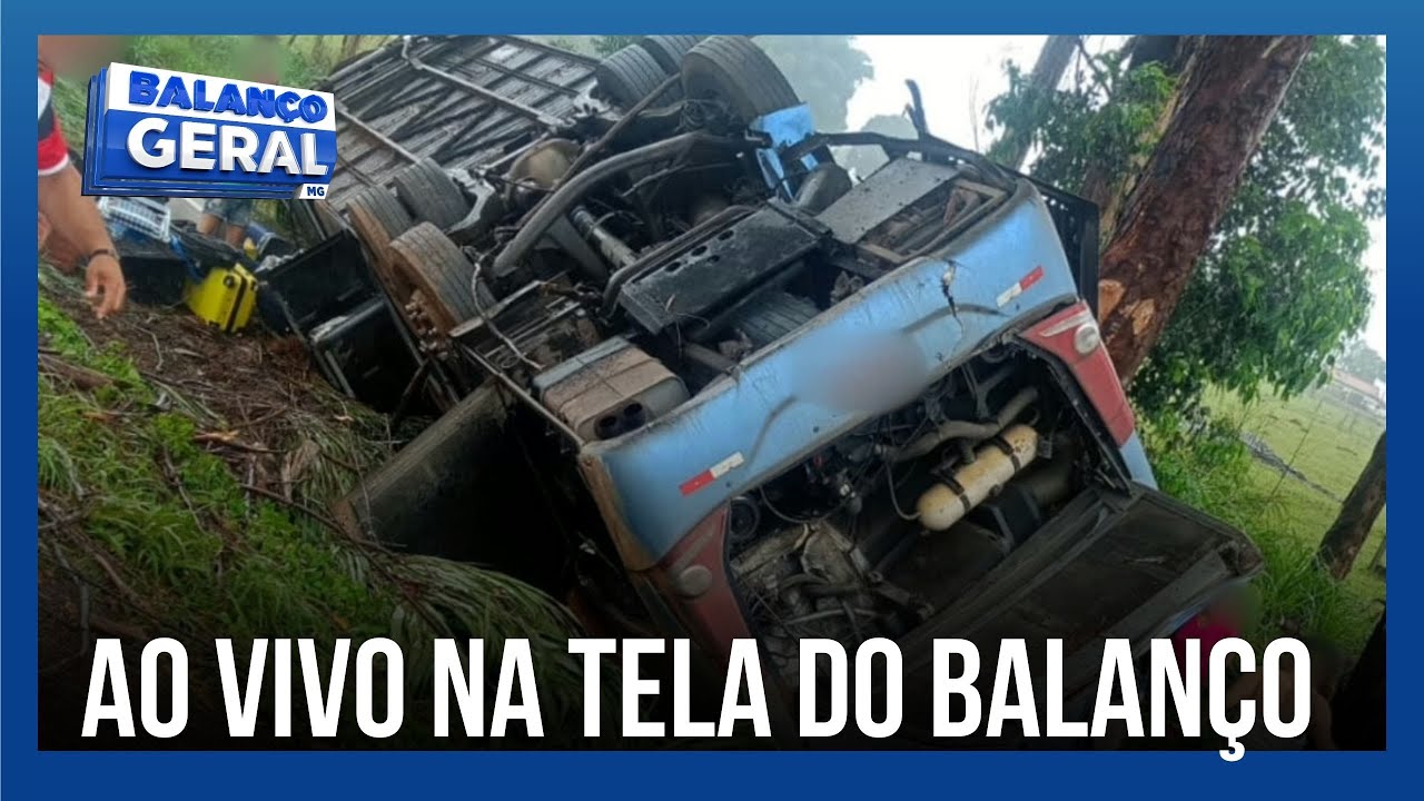 Ônibus capota com 40 passageiros na BR-365; dezenas de pessoas ficam feridas