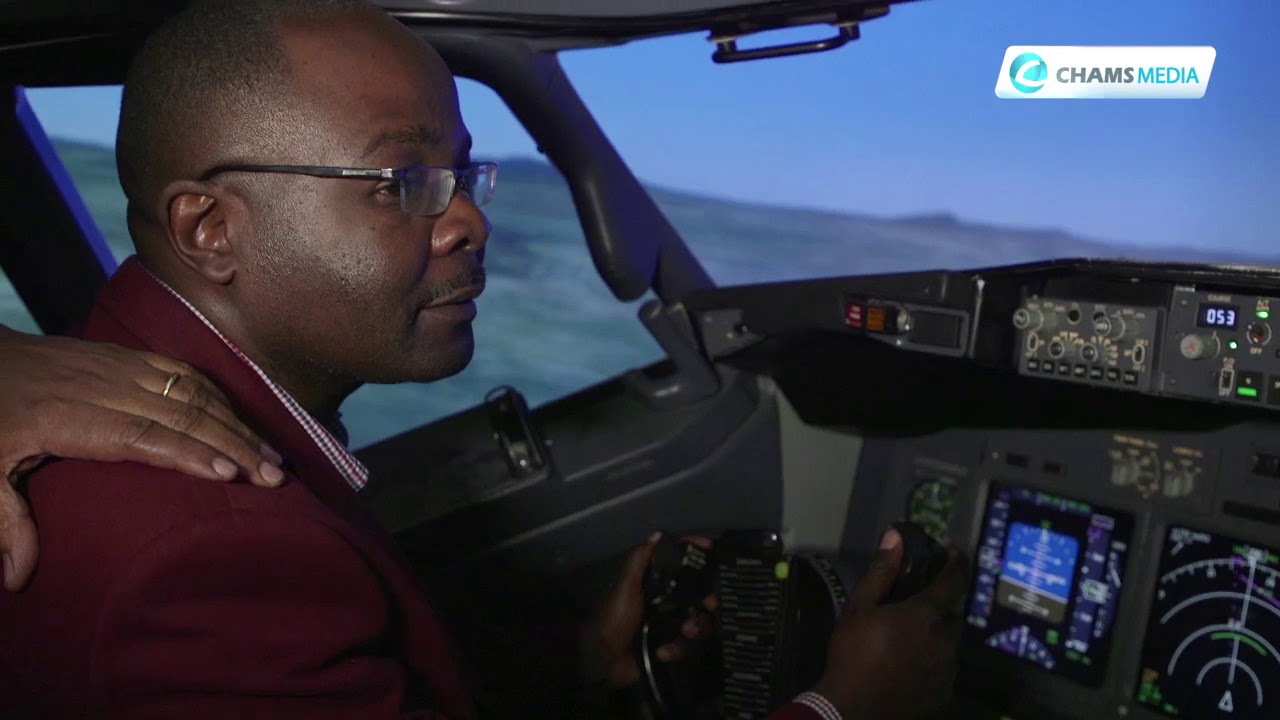 Alex Chamwada flying the Boeing 737 simulator