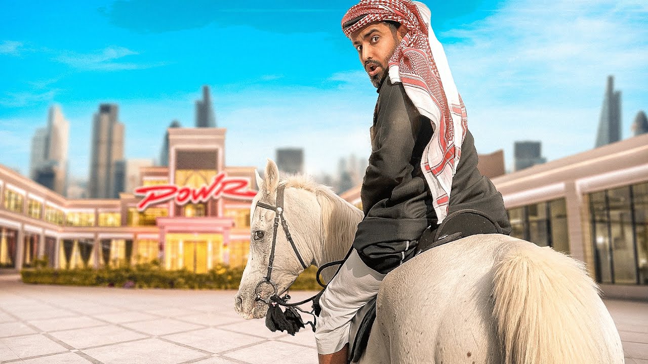 داهمت قصر باور بالحصان وصدمت اعضاء باور !!