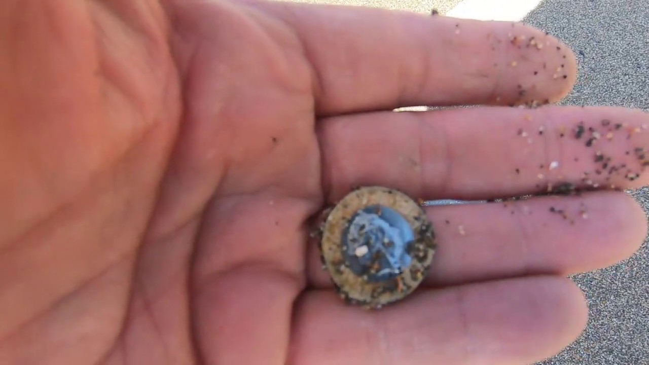 Metal Detecting a Beautiful Devon Beach