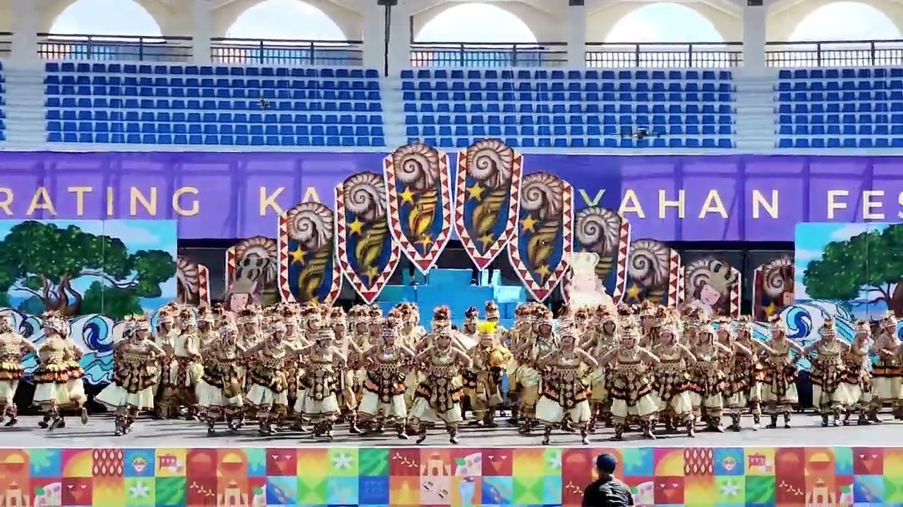 Kasanggayahan Festival of Sorsogon presenting LUMAD BASAKANON