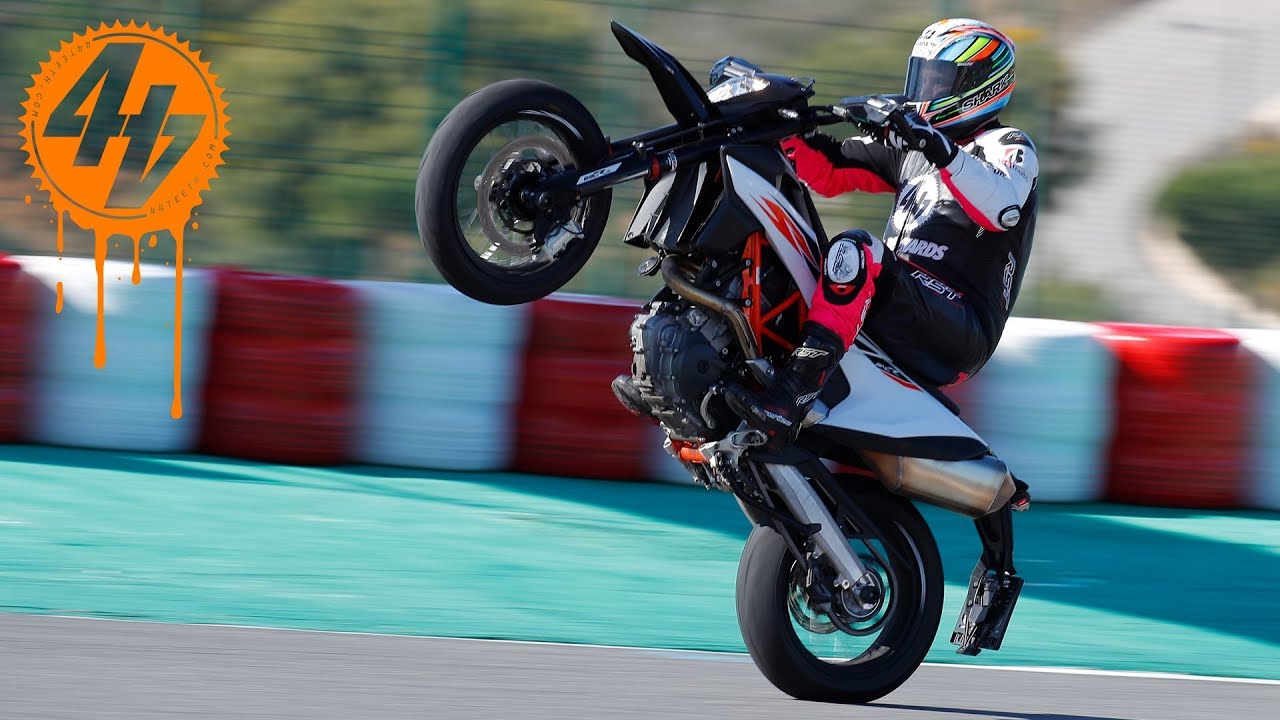 2019 KTM 690 SMC R | Review