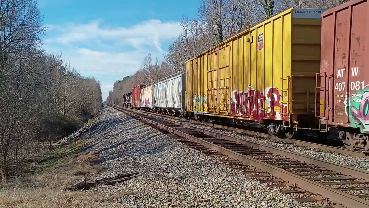 Southbound Norfolk Southern freight train clears 5 Row in Spencer NC 02-17-2026