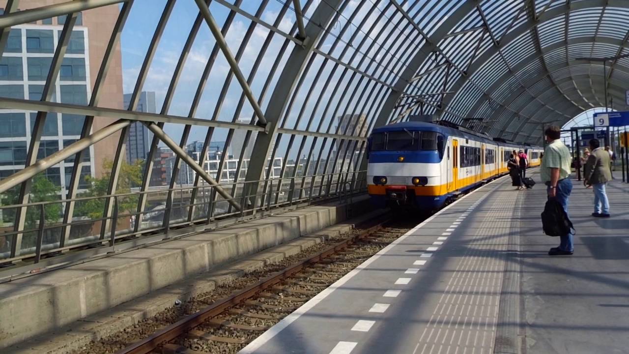SGMm 2111+2958 komen aan op Amsterdam Sloterdijk