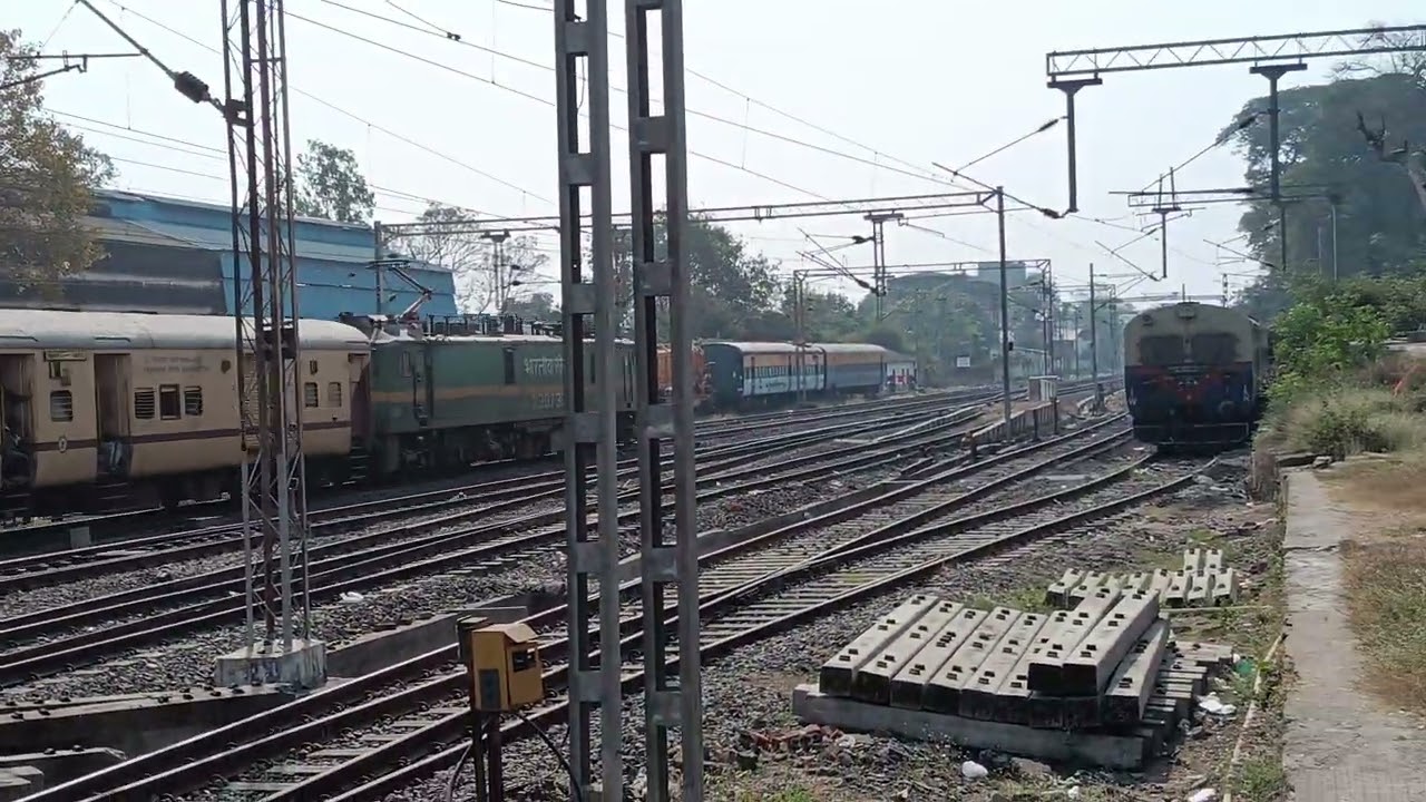 Some special train skeeping valsad railway station 🚉🚉