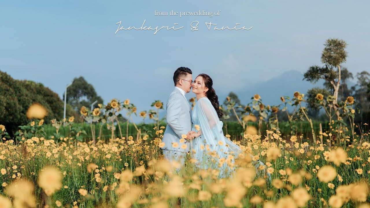 Jankasri & Tania Prewedding | Dream Belle & Bright Open Space Bandung