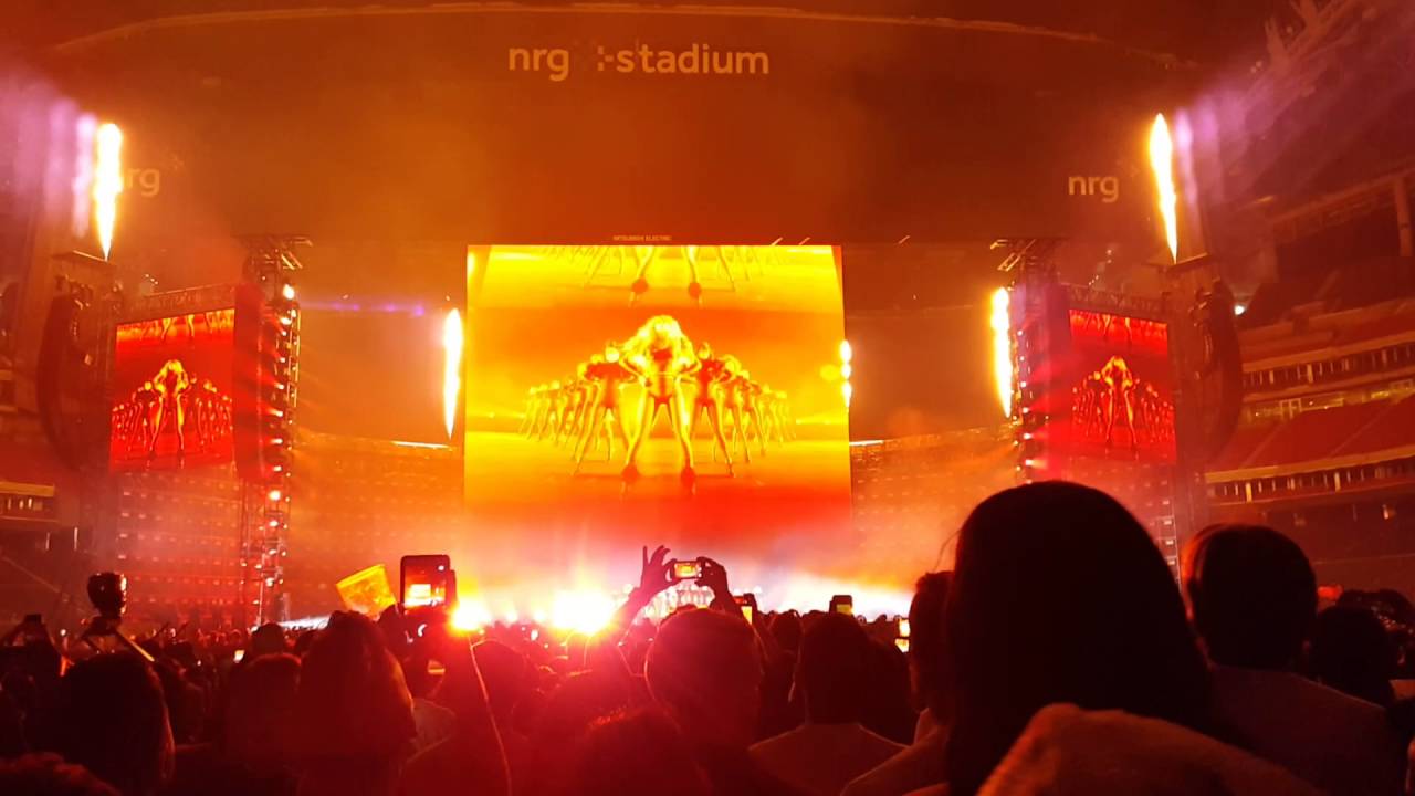 Kitty Kat + Bow Down + Run the world / / Houston Formation World tour