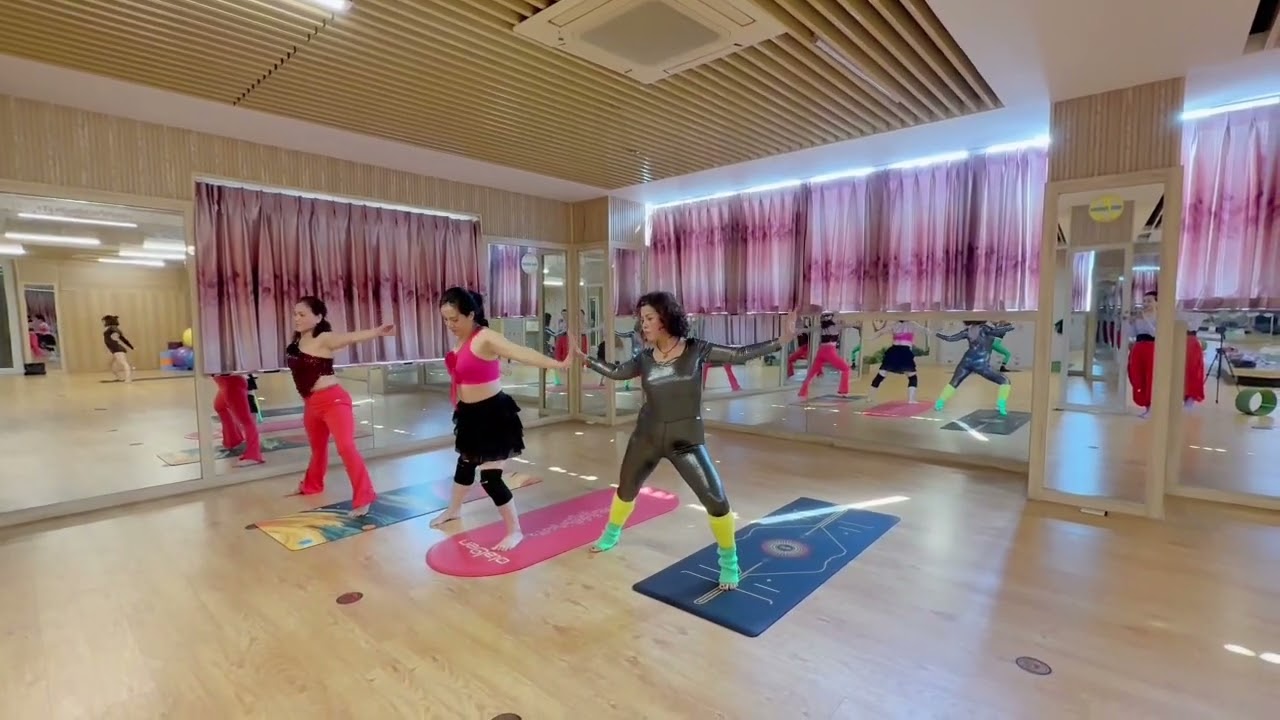 Nhóm yoga Ngọc Queen 