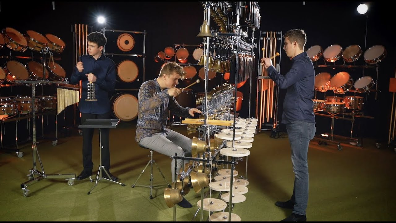 Percussion version of „Home Alone“ – Hand bells, tuned bottles, sleigh bells & more