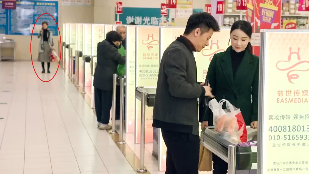 女人在結婚紀念日精心準備，卻撞見丈夫帶著情人購物，瞬間心碎大鬧！💕#movie   #剧情 #出色中国电视剧 #爱情 #chinesedrama   #家庭伦理