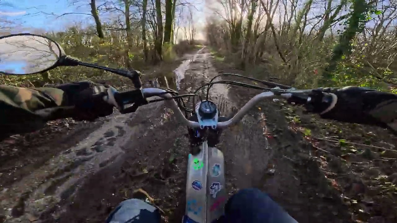 Mobylette Peugeot 103 - A la campagne! humour !