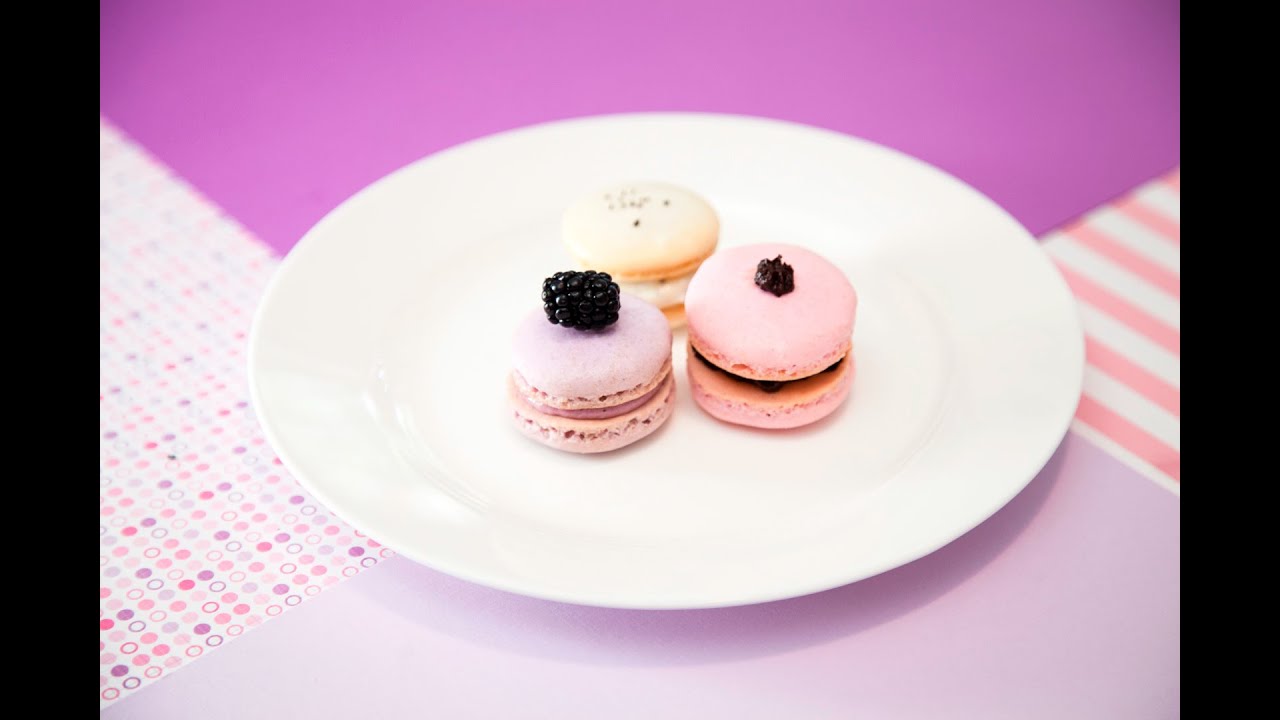HOW TO MAKE FRENCH MACARONS a step by step + 3 different flavors!