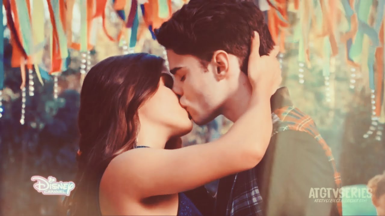 Bia Y Manuel - Amor Inevitable