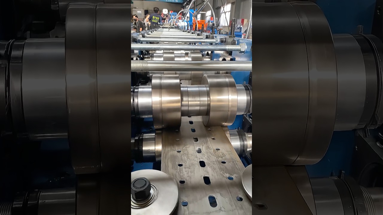 YX41-41-62 UNISTRUT Roll Former with fly Shear #rollformingmachine #metalforming