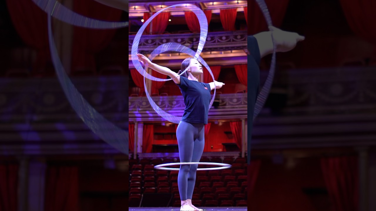 INSANE Hula Hoops Performance Joann Zhuang Yan ⭕️ #cirqueart #cirquedusoleil #alegria