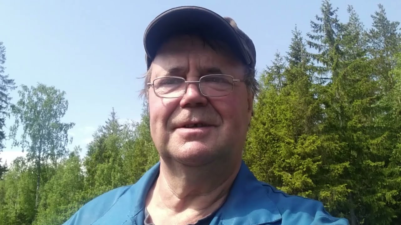 Tjärar båten 2024