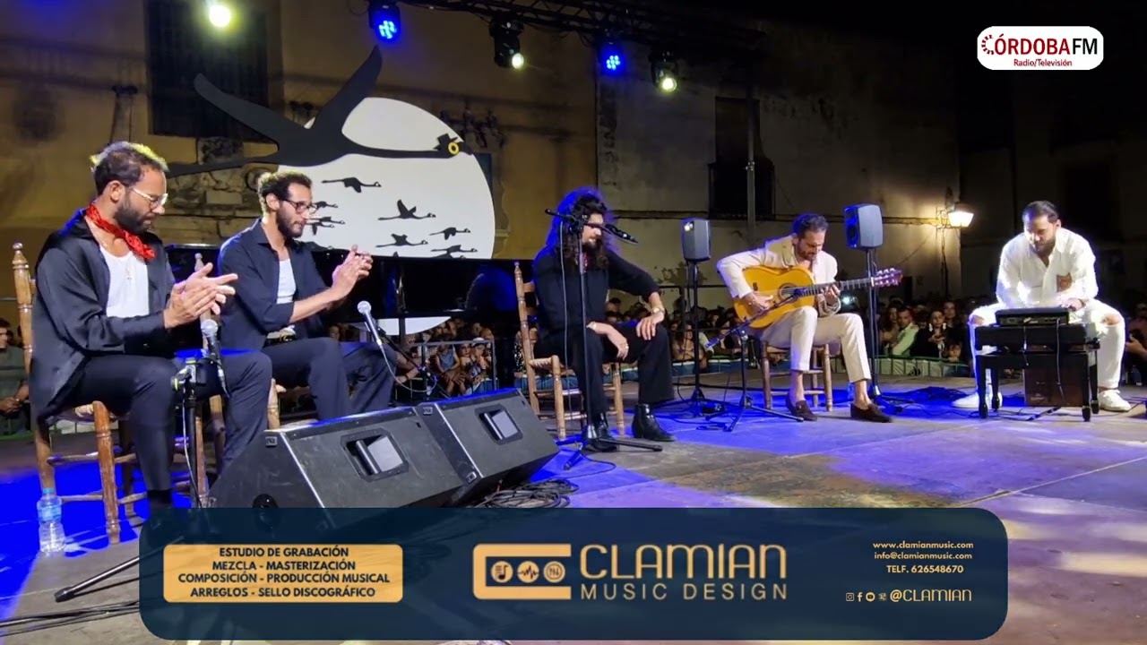 Israel Fernández en la Plaza de San Agustín. Noche Blanca del Flamenco 2024