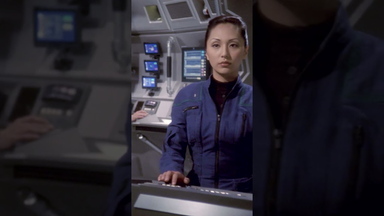 T'pol finds a planet to explore #tpol #startrek #startrekenterprise #explore