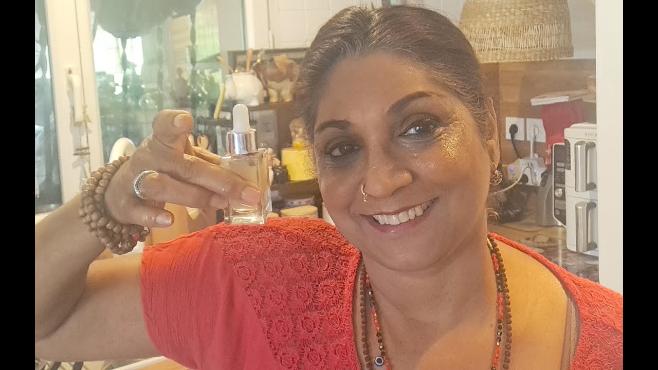 LES SECRETS ANCESTRALES DE LA BEAUTE INDIENNE/ LES CERNES ET LES CILS