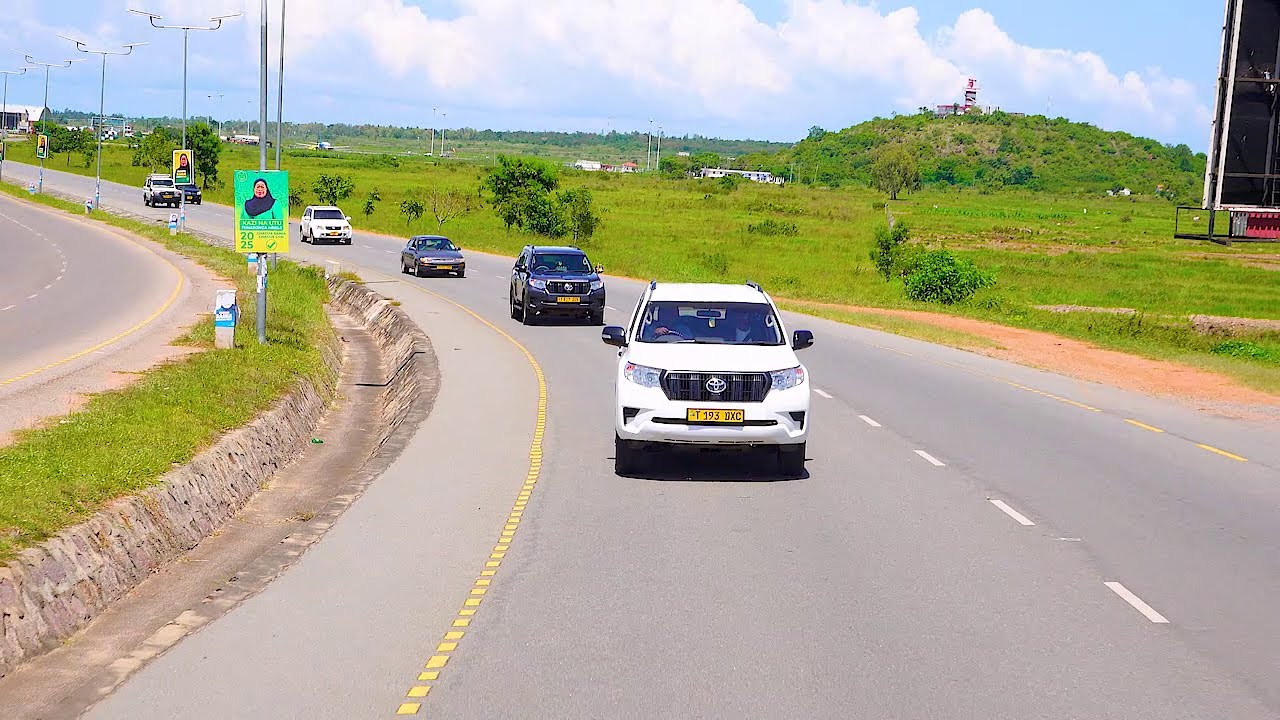 Mapokezi ya Askofu mkuu ANGELO ACCATTINO, Balozi wa Vatican nchini -(MWANZA)Safarini kuelekea Bunda