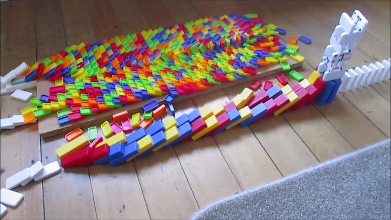 INCREDIBLE DOMINO SCREEN LINK - OVER 25,000 DOMINOES