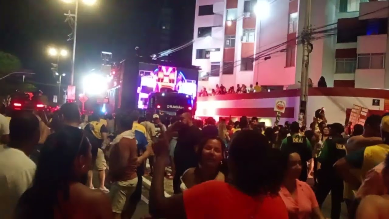 Axé Raiz com Durval Lélis no Trio Elétrico #axé #carnaval #folia #trioseletricos #Aracaju #trio
