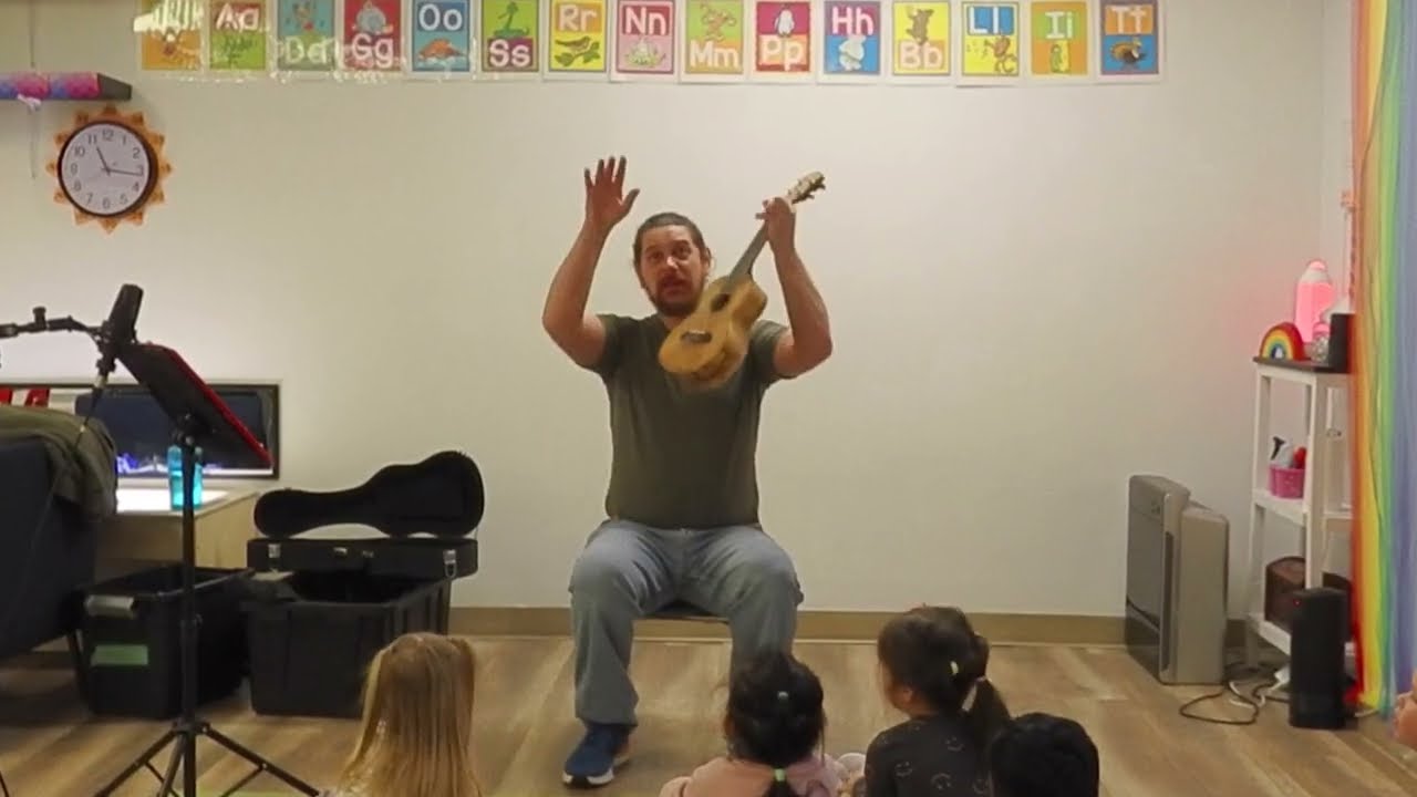 Itsy Bitsy Spider - Mr. Matt