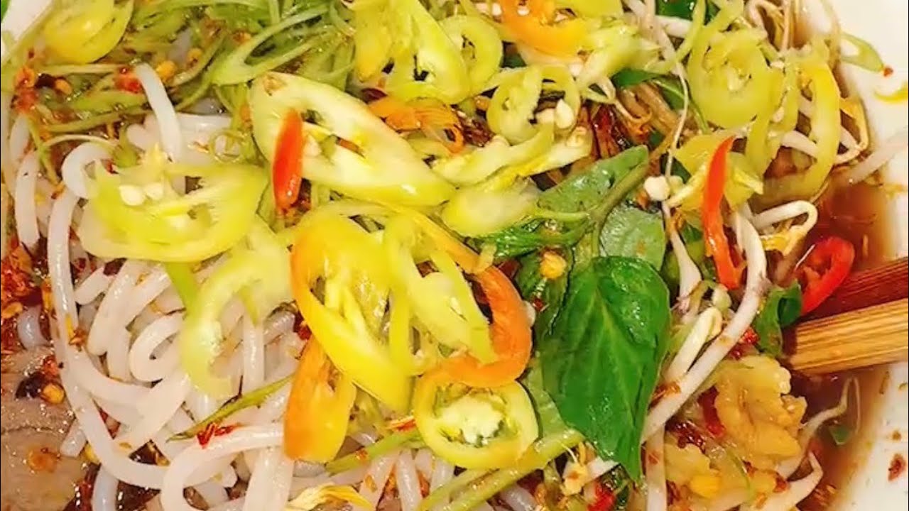 Bún bò mà có mở nổi la nhức cái nách luôn #food #mukbang #tamtruong 