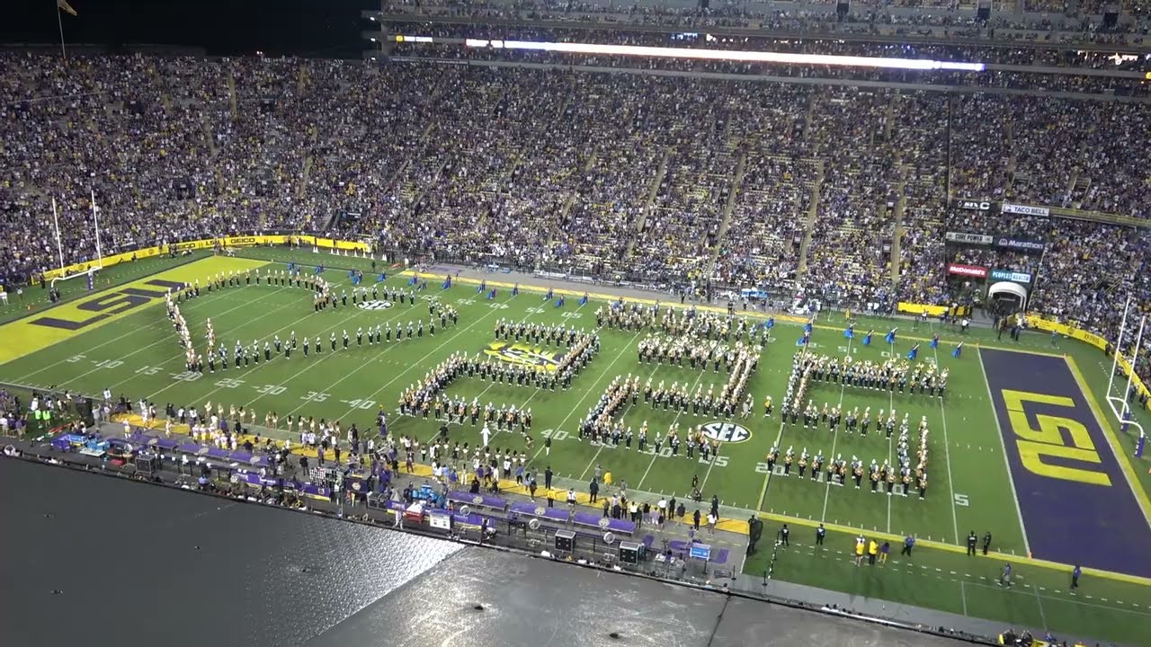 Southern University Human Jukebox COMBINES with LSU Band for epic finish to halftime show