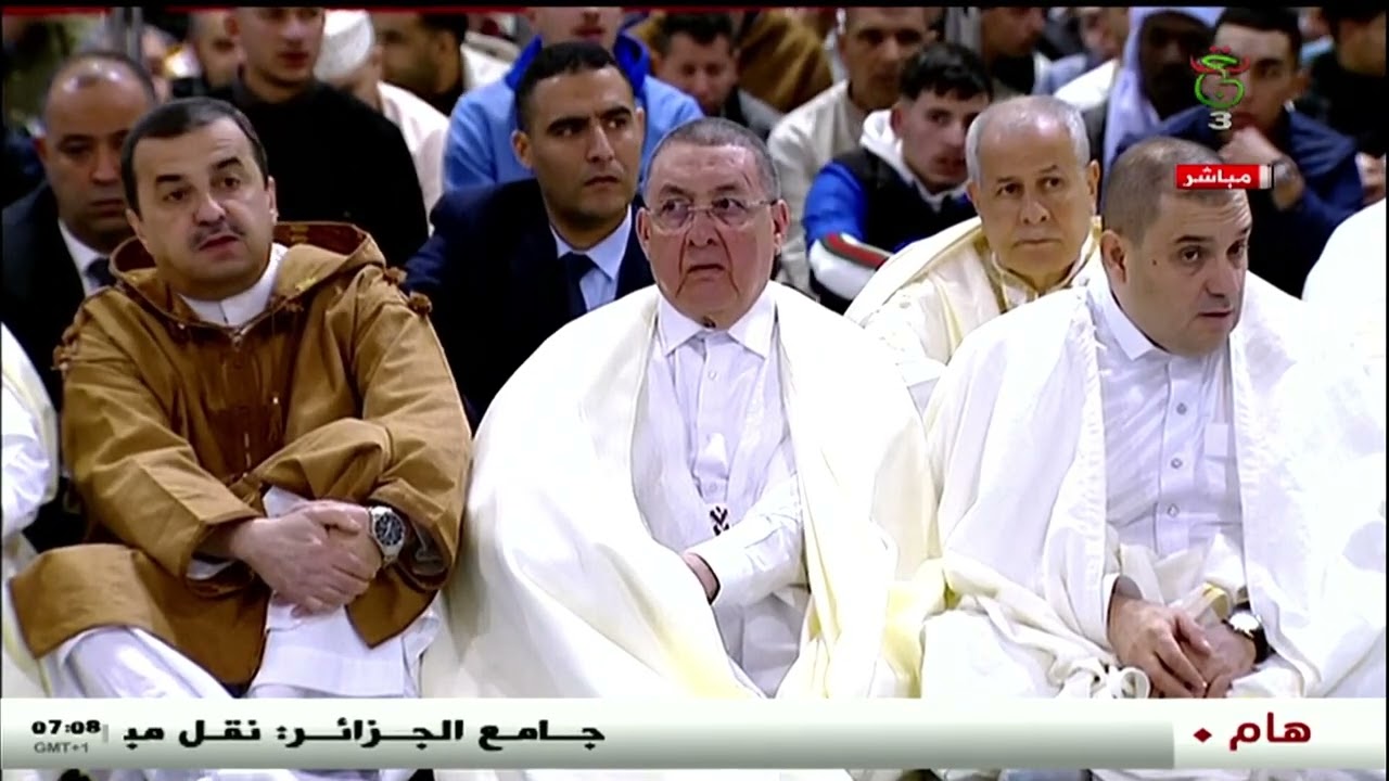 رئيس الجمهورية السيّد عبد المجيد تبون يؤدي صلاة عيد الفطر المبارك بـجامع الجزائر