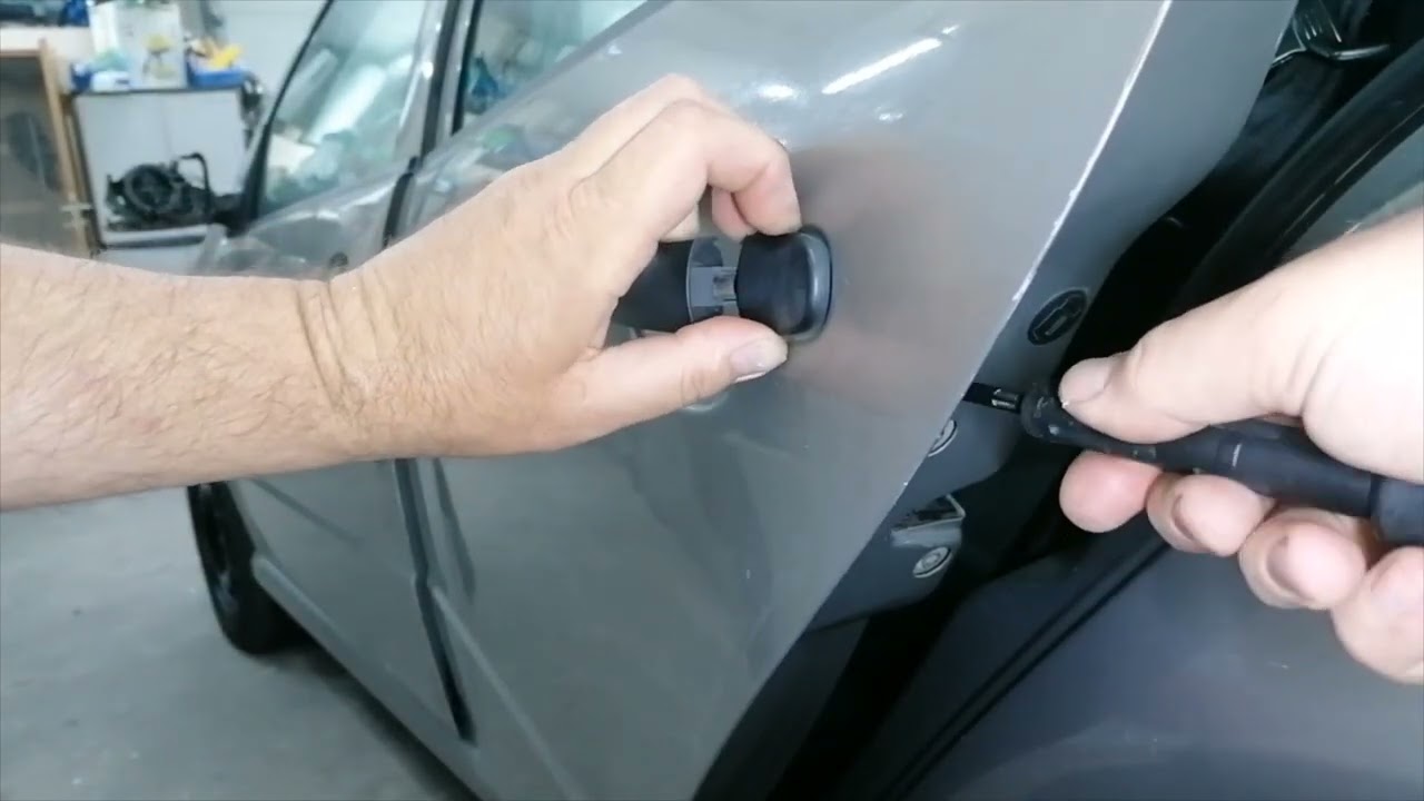 How to remove rear door handle Škoda Fabia