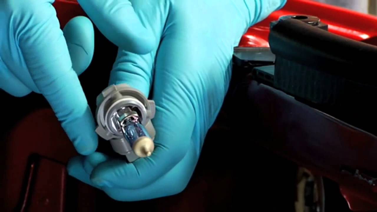 Video: How to install Sylvania Headlight Bulbs - Advance Auto Parts