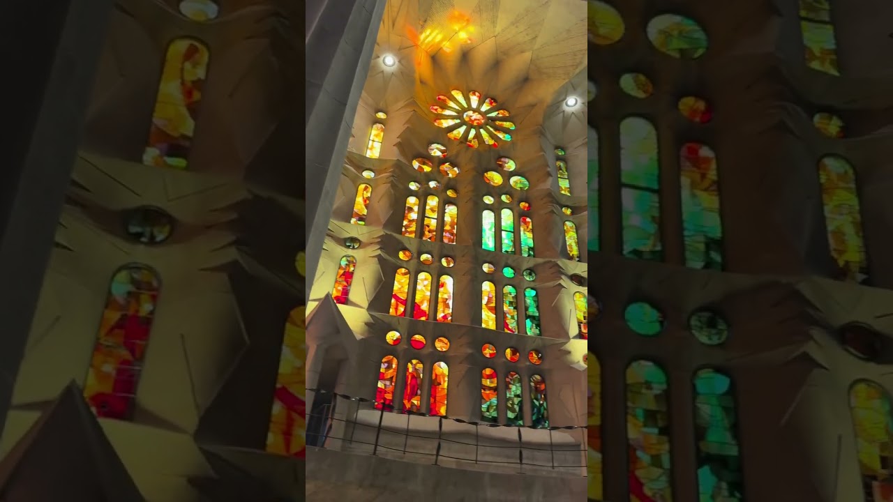 Sagrada Familia снаружи и внутри 2025