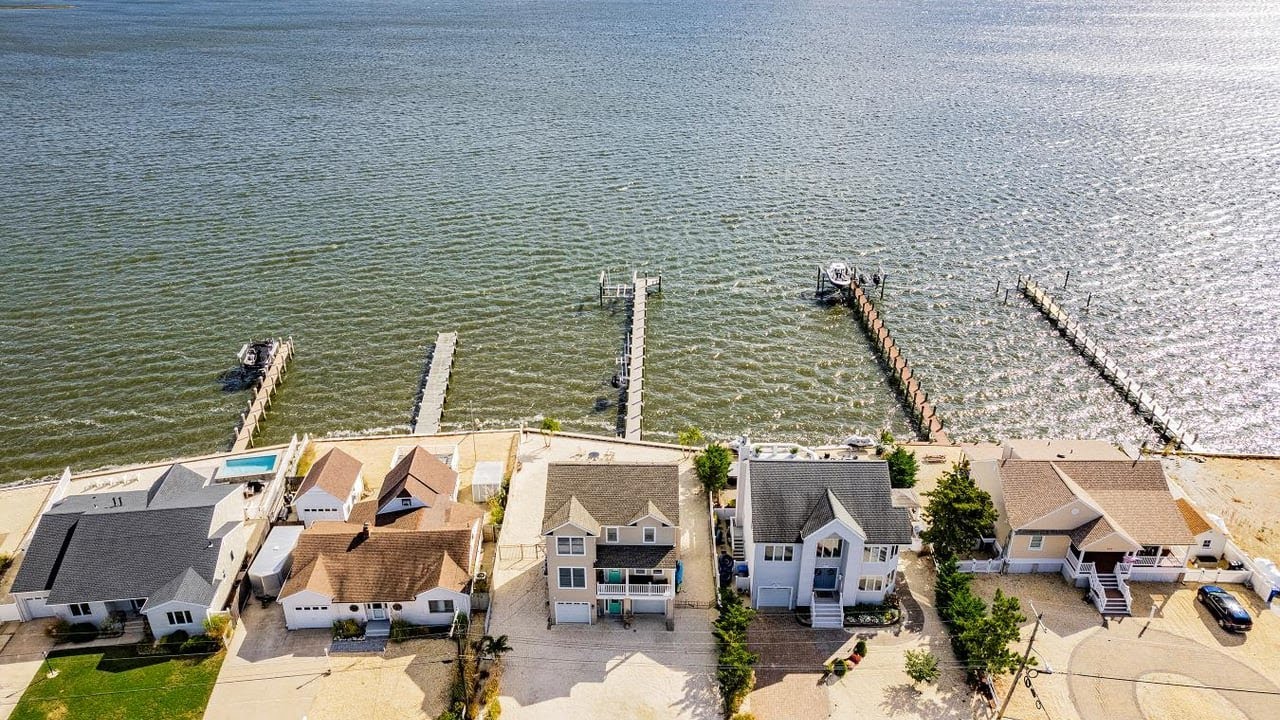 669 Bayview Dr, Toms River, NJ