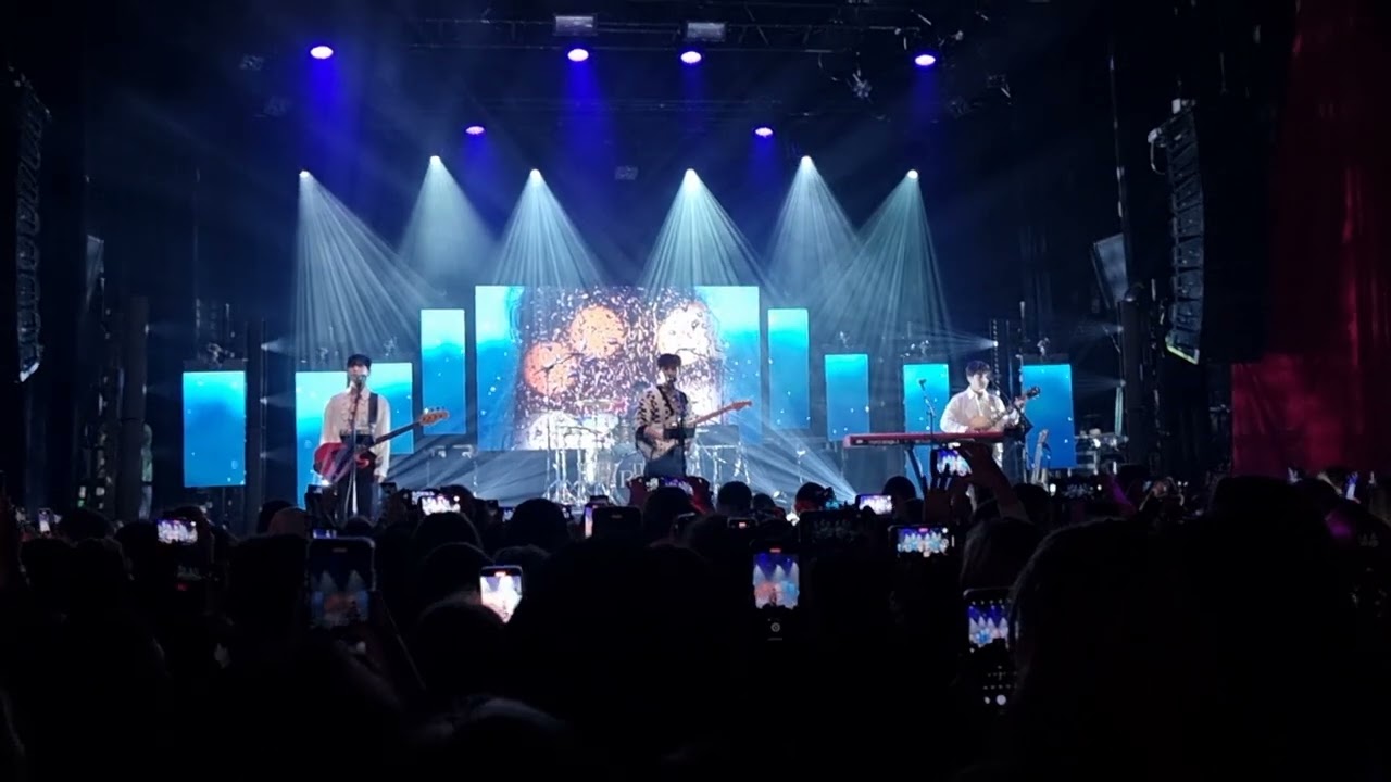 The Rose : Heal Together Tour Paris 20230216 (part 1)
