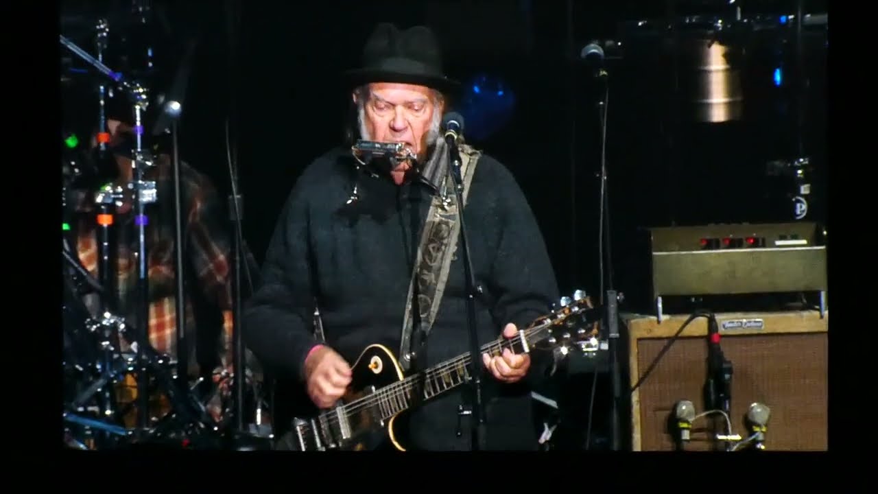 Neil Young :  