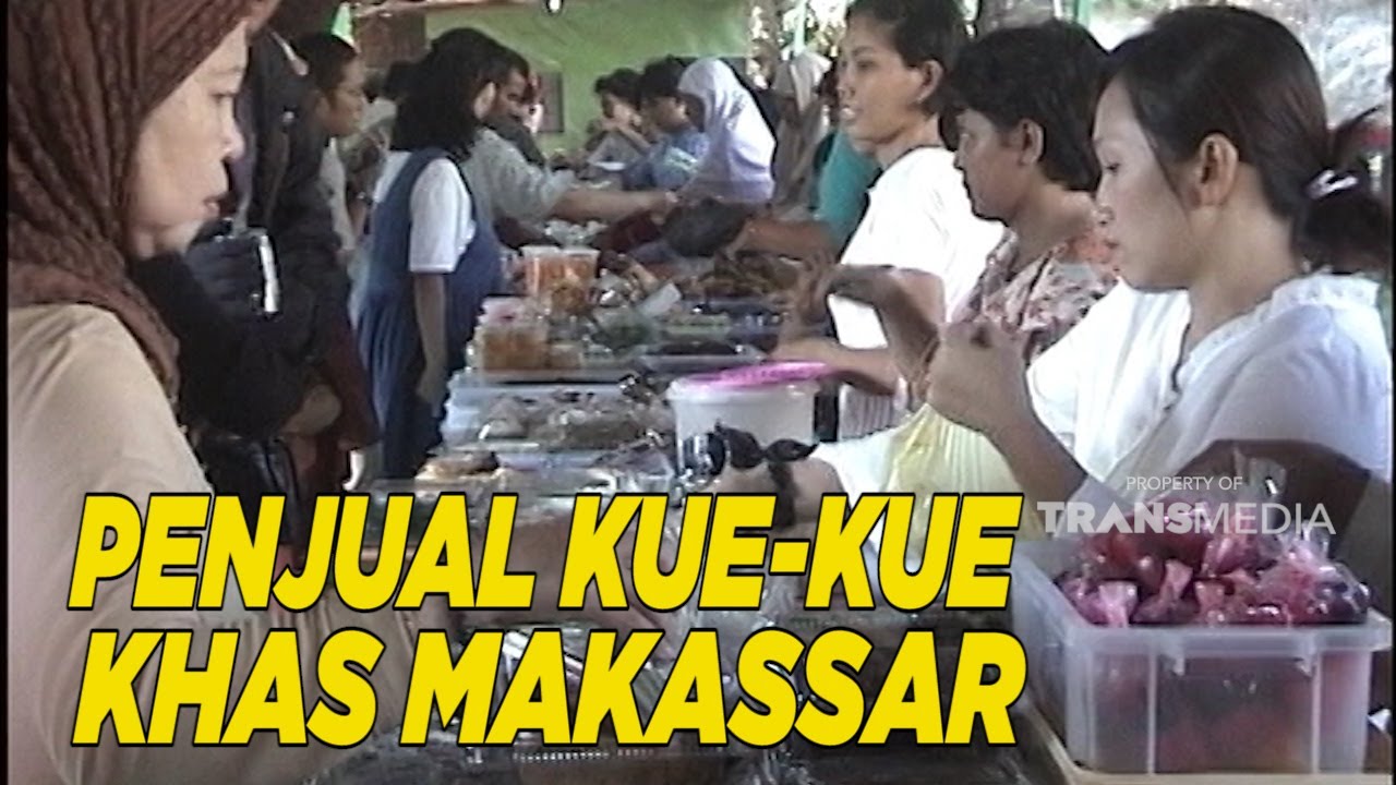 Penjual kue-kue khas Makassar | WISATA KULINER
