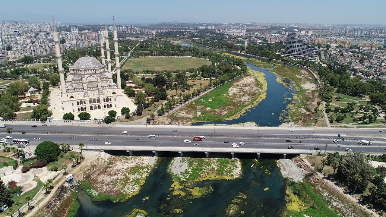 1 milyon turistin beklendiği festival için Seyhan Nehri'ne su verildi