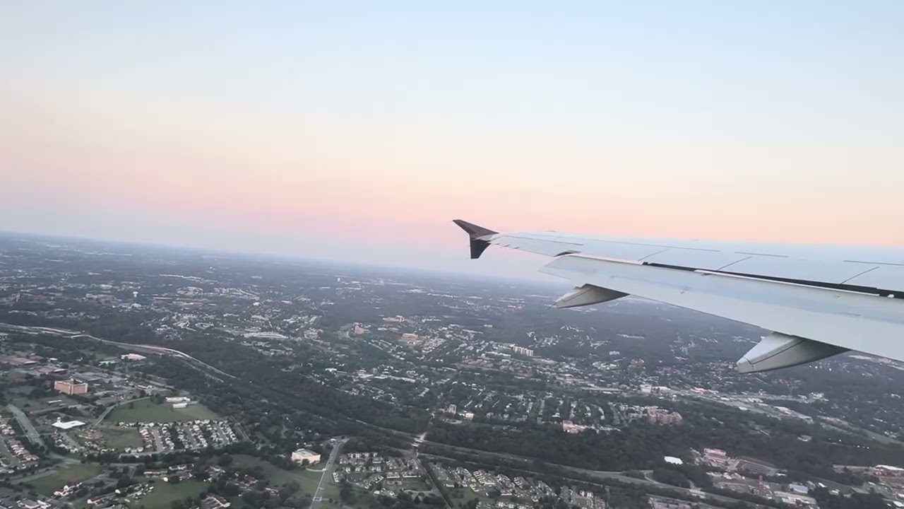 Delta Airbus A319 take off and climb from Washington