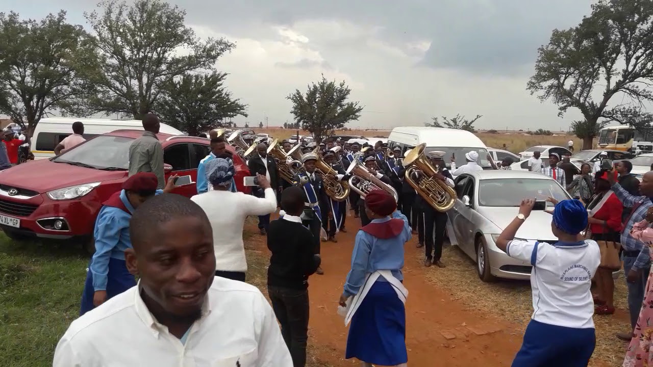 St.James Brass Band (Musichlophe) ft Mamba Tshabalala - Bokang Modimo wa kganya