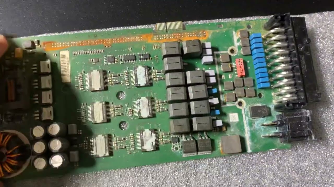 BMW AMPLIFIER MAJOR PROBLEM-WATER DAMAGE, F30/20/15/16/80/82 M3