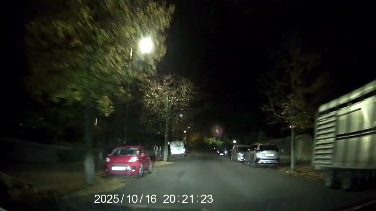 16.10.2025 | Narrow Road-Oncoming Car With High Beams Fails to Stop| Snowdon Pl, Stirling | 