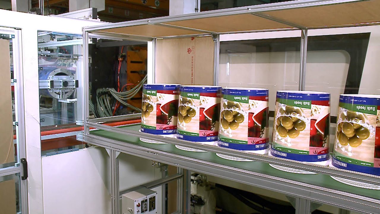 Two platen energy saving injection molding machine+in-mold labeling system, Shine Well